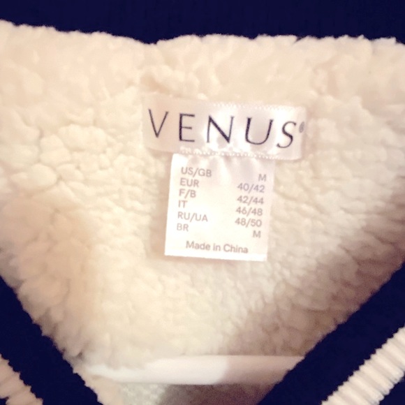 Women’s VENUS fuzzy bomber style jacket. Size medium. - Picture 3 of 5